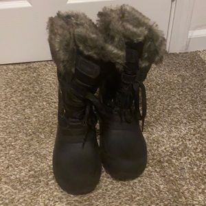 Khombu Women’s Winter Boots size 11 fur